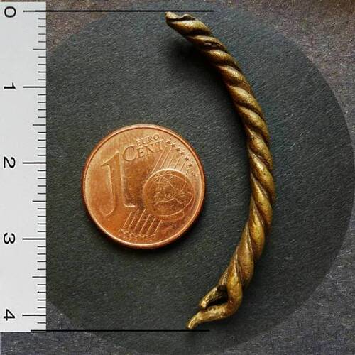 Römisch? Fränkisch? Armreiffragment